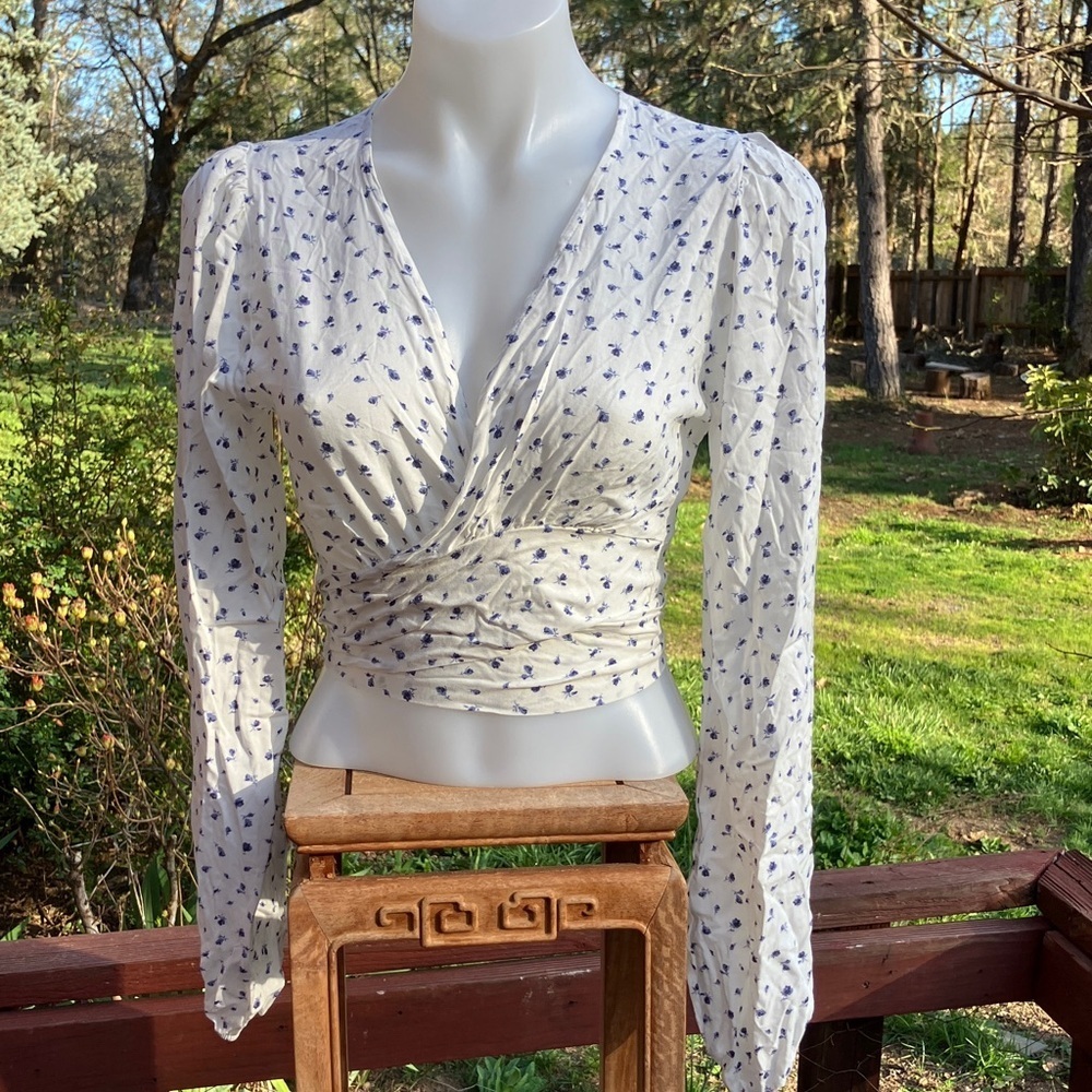Lovely Day wrap surplice long sleeve blouse ties in the back M rayon